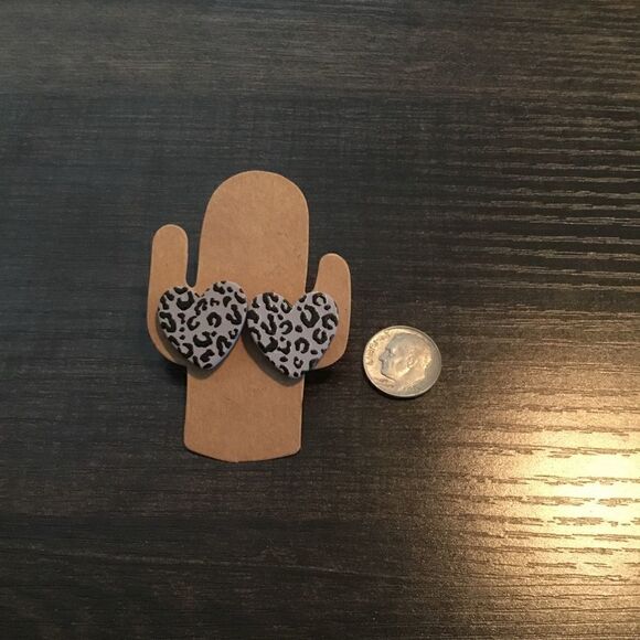 Leopard print heart earrings  - Picture 3 of 3